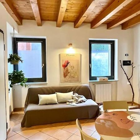 La Casa Di Nina - Appartamento 1 Valeggio sul Mincio Esterno foto